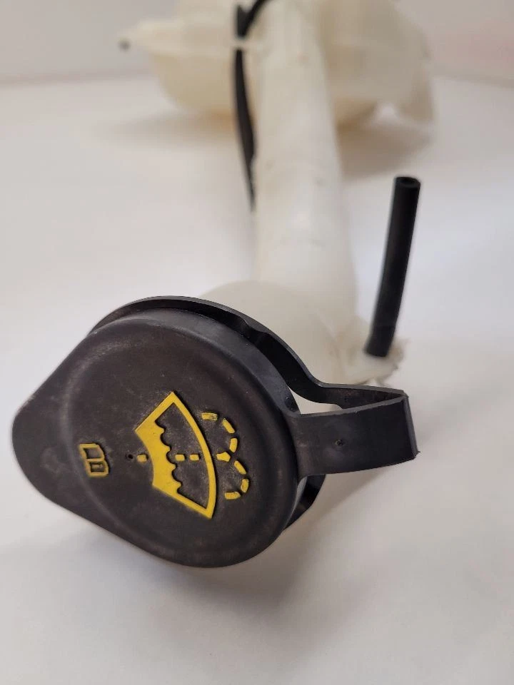 Ford Explorer 2016 2017 2018 2019 depósito de lavado  Foto 2 de 4