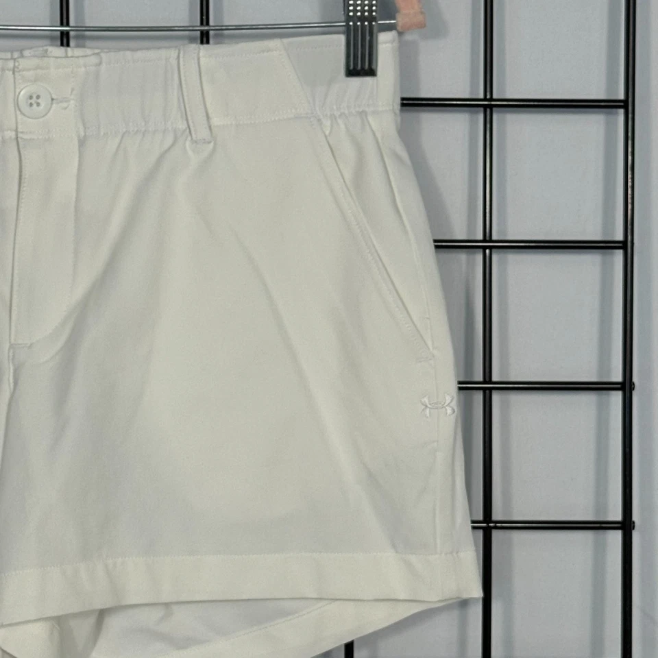 Pantalones cortos de golf Under Armour ajustados HeatGear chinos para mujer 8 blancos rendimiento 4" Foto 2 de 4