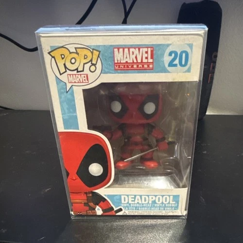 Funko Pop! Vinyl: Marvel Universe - Deadpool #20 Bobblehead Vinyl Figure