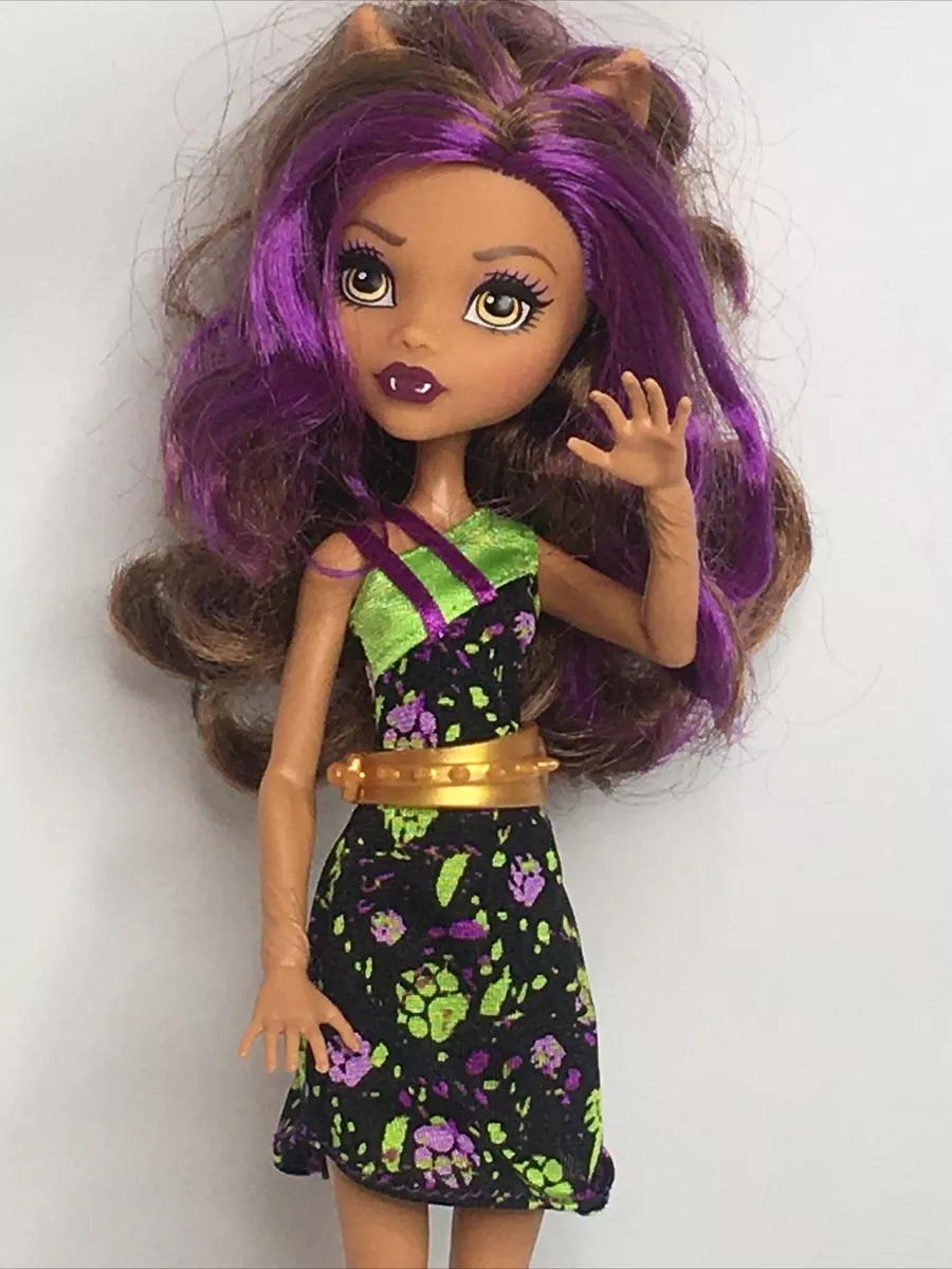Monster High Clawdeen Wolf Fashion Doll with Purple Streaked Hair, Signature Look, Accessories & Pet Dog Medium