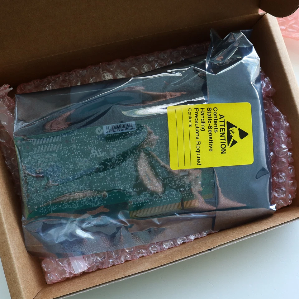 Dell Emulex LPE12002 8GB Dual Channel PCI-e FC HBA Host Bus Adapter - C856M - Image 2 of 4