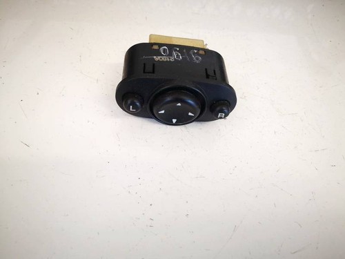 Chrysler PT Cruiser 2000 Wing mirror control switch (Exterior Mirr #2082965-96