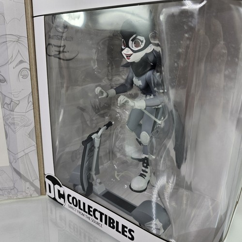 DC Artists Alley BATGIRL Scooter Black & White Chrissie Zullo Figure CHASE NEW - Picture 12 of 16