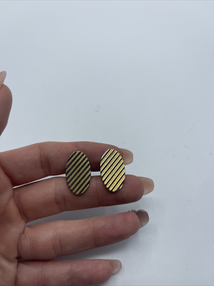 Elegant Gold-Tone Vintage Cufflinks Style C130 for Timeless Sophistication.