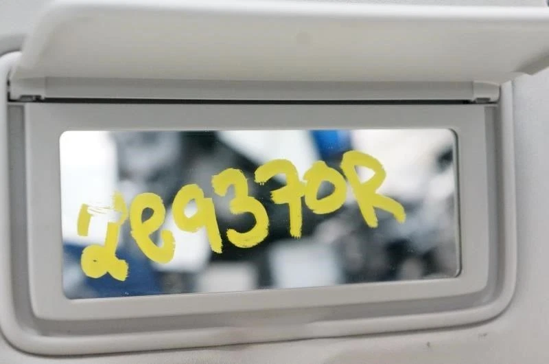 2018 Nissan Rogue Sport Right Passenger Sun Visor 96400-6MA0A OEM - Imagem 3 de 4