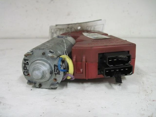 MOTOR DE TETO Audi A4 1998 98 439131 - Imagem 3 de 4