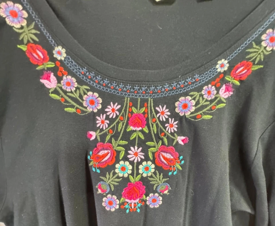 Passport 女式长袖花卉刺绣衬衫 - 尺寸:3XL - 颜色:黑色 — 第 2/4 张图片