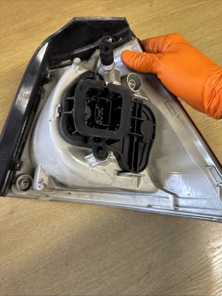 2004 VOLKSWAGEN GOLF ПАССАЖИРСКОЙ СТОРОНЕ ЗАДНИЙ ФОНАРЬ 1K6945095E #1 - Изображение 3 из 4