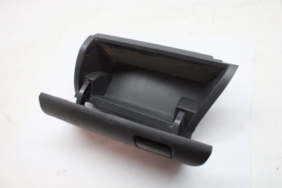 Toyota Prius V 2012 guantera 55440-47020 OEM 12 13 14 15 16 17 Foto 4 de 4