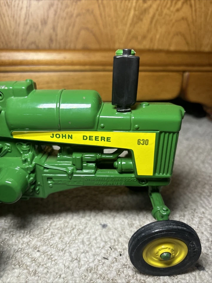 Tractor Ertl John Deere 630 LP, 1988 National Farm Toy Show, diecast 1/16 EE. UU. Foto 2 de 4