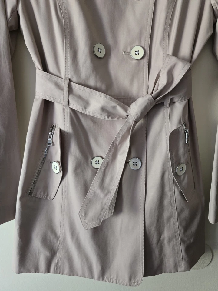 Gabardina Jessica Simpson Doble Pecho Silenciosa Lujo Atemporal Mafia Esposas Med Foto 3 de 4