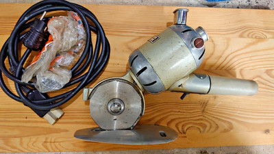 Teppichschneider Stoffschneidemaschine VEB Elmo VEM Maschine DDR