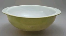 Vintage PYREX 024 Olive Green 2 Quart Handled Round Casserole USA Ovenware