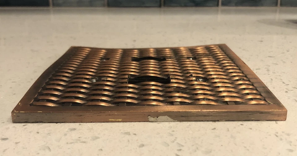 Placa de interruptor doble decorativa LHMC 2003 acabado cobre bronce con patrón de tejido Foto 4 de 4