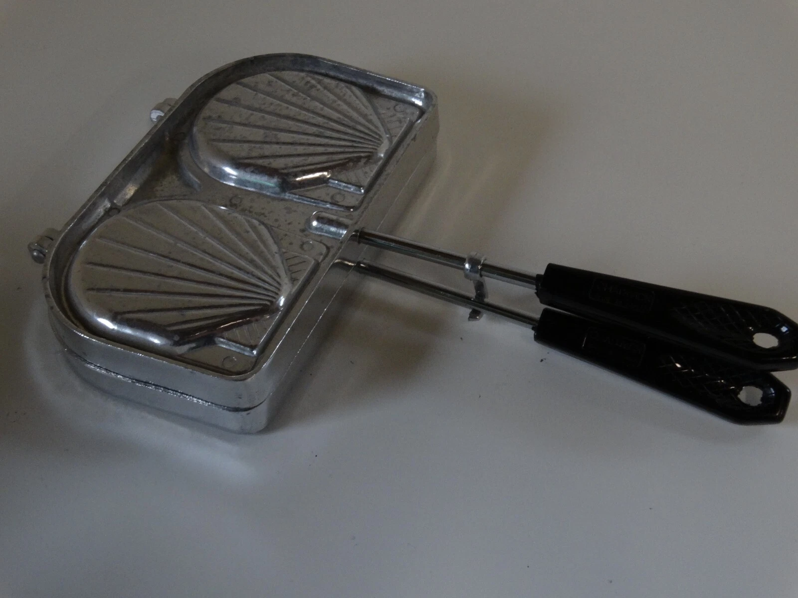 Vintage Chadwick Sea Shell Sandwich Press Iron Double Panini Maker