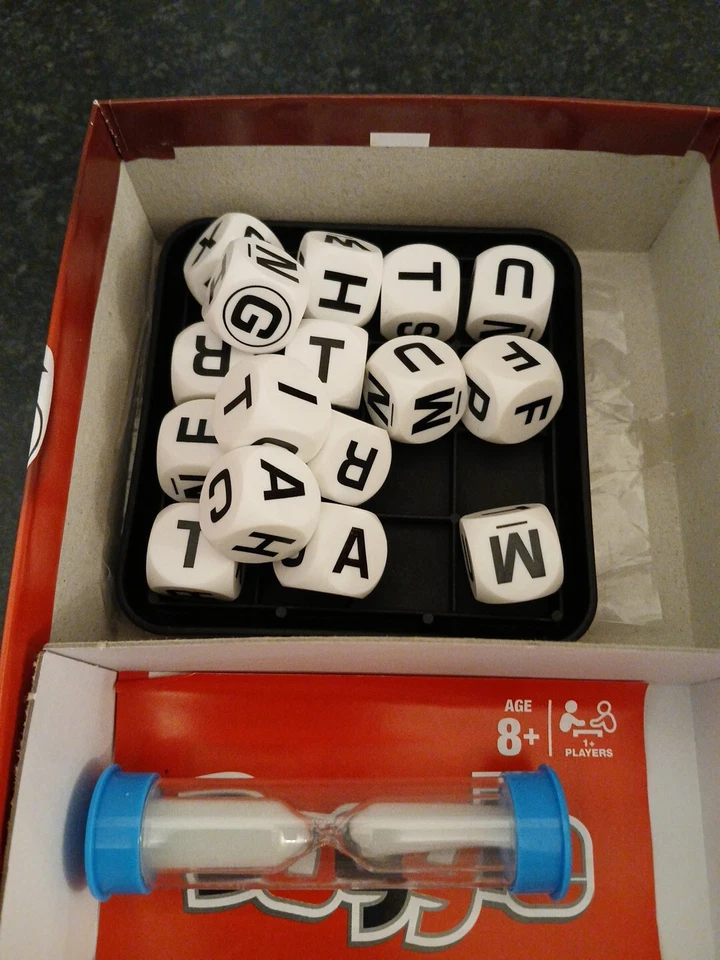 BOGGLE The 3-Minute Word Game By Hasbro 2014 8yrs+ Complete LOVELY XMAS FUN - Image 4 of 4
