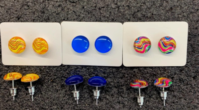 3 verschiedene Paar handgefertigte 10 mm breite Acryl Ohrstecker