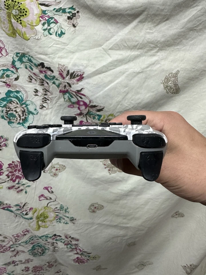Gioteck WX4 Camo Wireless Controller For Nintendo Switch (No Charging Cable) - Image 4 of 4