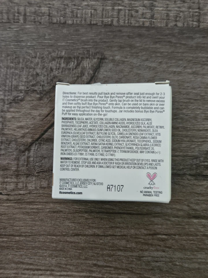 NEW It Cosmetics BYE BYE PORES MEDIUM Tinted Skin-Blurring Finishing Powder 6.8g - Image 2 of 3