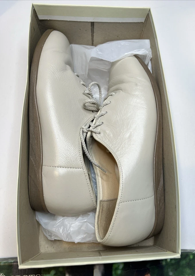 ¡NUEVO! Zapatos cómodos con cordones Soft Spots "Casper" para mujer talla 9B, cuero de hueso Foto 4 de 4
