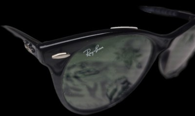 Ray-Ban RB2185 Wayfarer II Black Frame Green G-15 Lenses  display picture 3