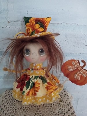 PriMitiVE FolK ArT HAllOweeN DoLL OOAK   Cloth  ARtiST FAll