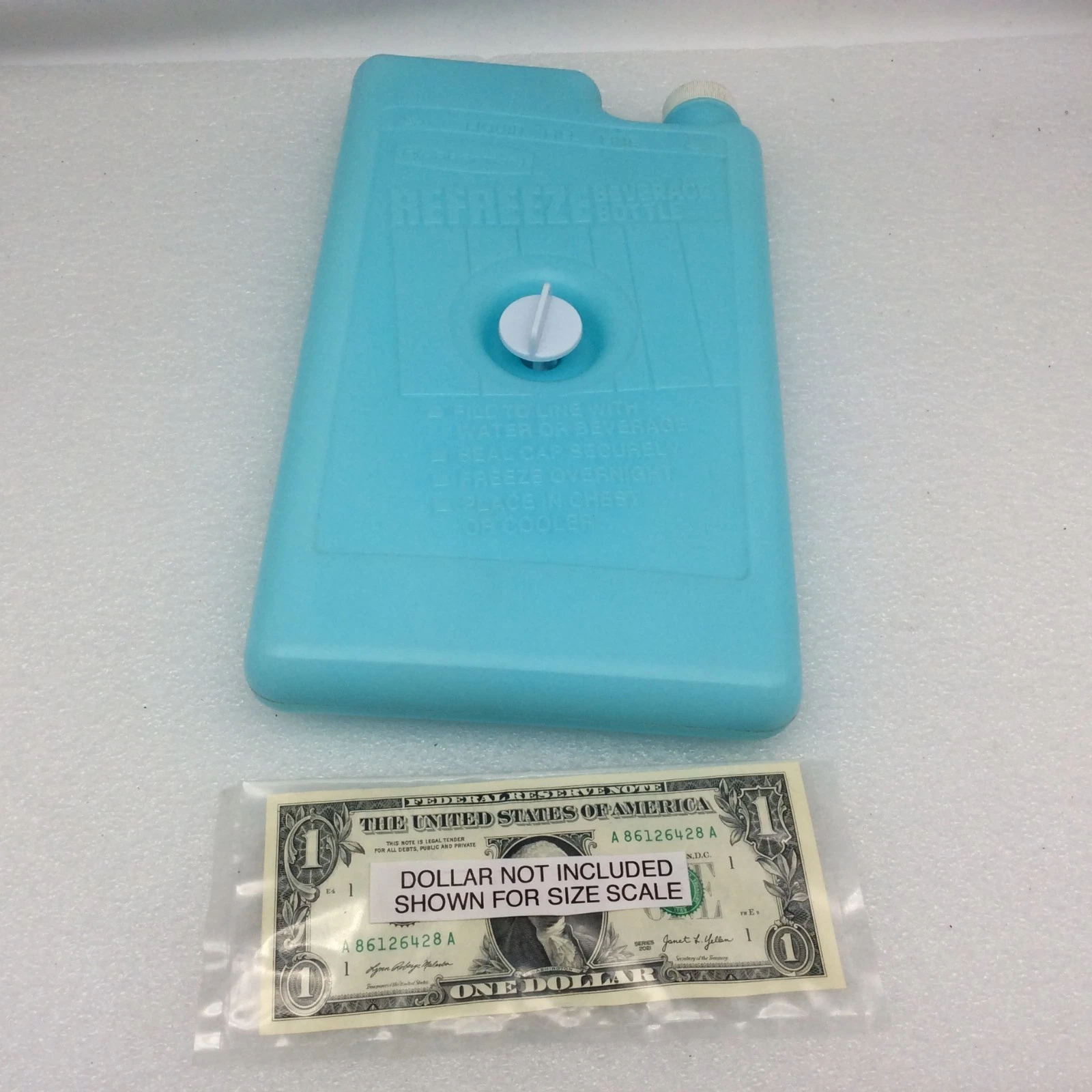 Vintage Rubbermaid Gott 8281 Screw-In Refreezable Ice Pack Cooler