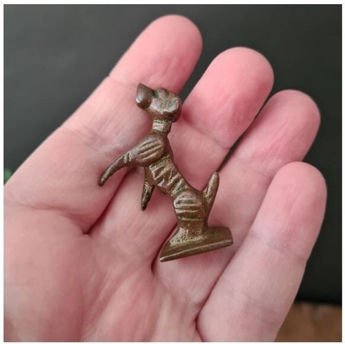 Vintage Miniature Metal Dog Figure, Vintage Circa. 1950s miniature Dog Statue - Picture 9 of 9