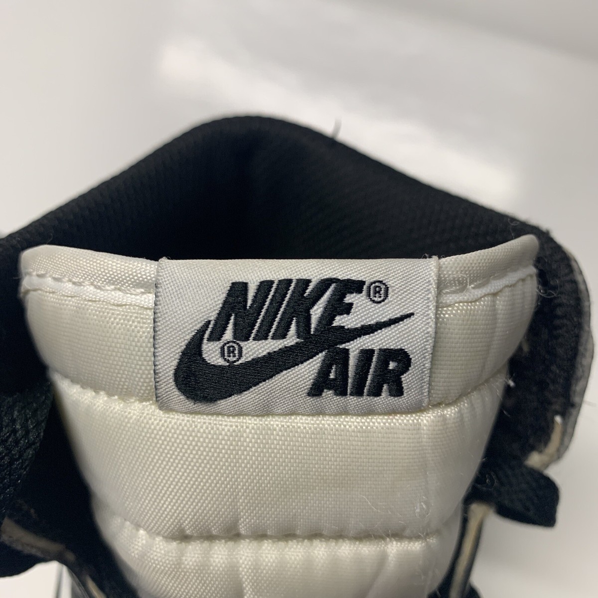 Air Jordan 1 Retro High OG Black White Oreo 555088-010 Women's