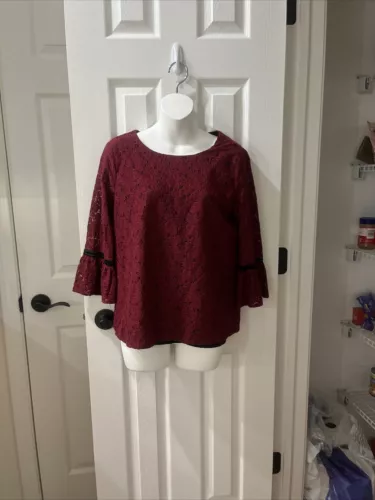 Gibson size small lacy blouse