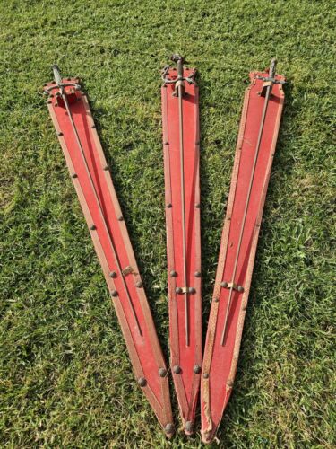 Set di 3 spade vintage da parete -con supporto rosso- - Afbeelding 1 van 6