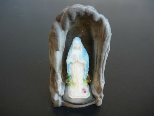 Grotte mit heilige Maria Marienfigur Marienstatue Mariengrotte