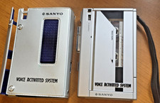 ca mid 1980s Sanyo M1170 Voice Activated System Cassette Player Portable case