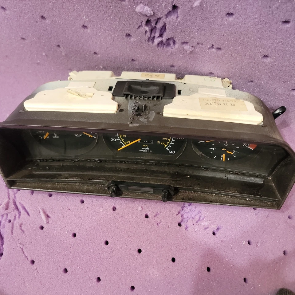 87-88 Mercedes-Benz W201 190E velocímetro painel de instrumentos 202k milhas fabricante de equipamento original - Imagem 3 de 4