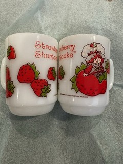 2 Anchor Hocking 1980 Vintage Milk Glasses Strawberry Shortcake Coffee Cup Mugs