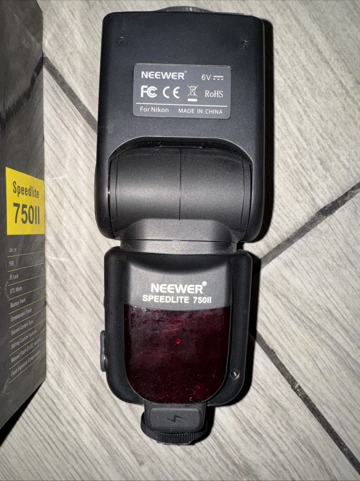 NEEWER 750II TTL Flash for Nikon. - Image 2 of 3