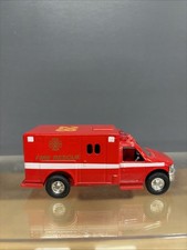 Fire Rescue Ambulance Diecast Toy Emergency Vehicle Pullback 1/32 ?Scale truck