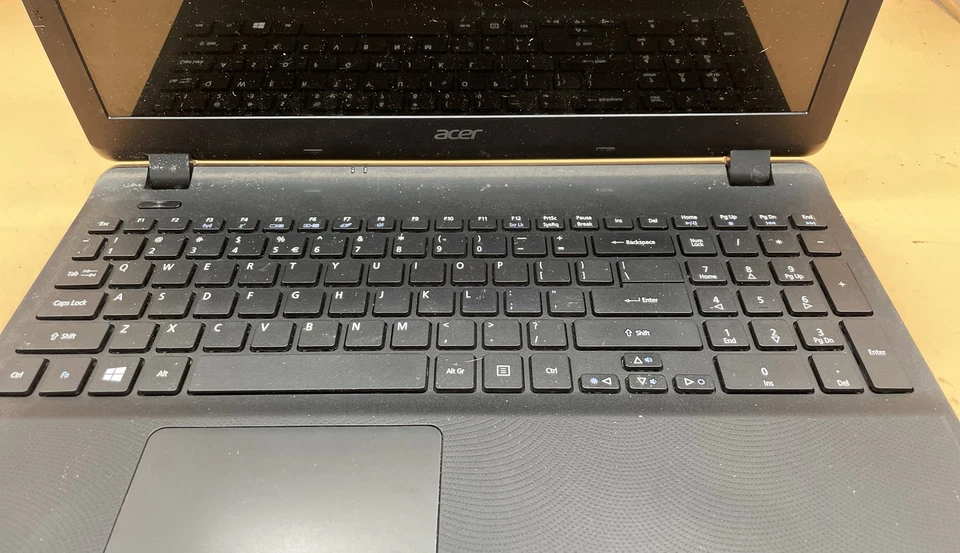 Computadora portátil Acer Aspire ES1-512-P9GT serie M52394 15,6" sin disco duro Foto 2 de 4