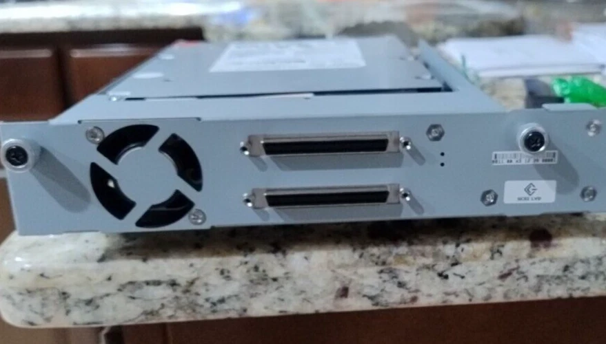 TANDBERG DATA HP LTO-4 Tape drive LVD Ultrium-4 EB659A#000 HH StorageaLoader - Image 2 of 4