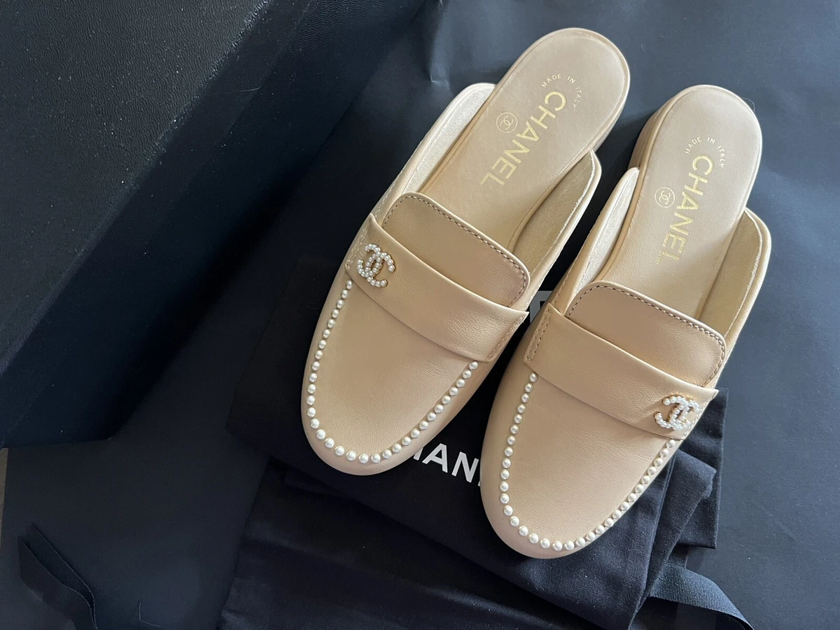 Chanel 20P Beige Lambskin Pearl CC Logo Backless Slide Mule Loafer Flat  35.5 NIB