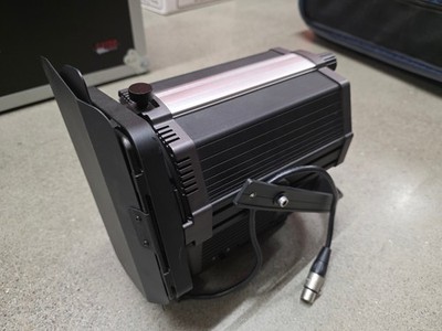 Ledgo LG-100FA Professional Studio Light   100W LED Fresnel with DMX, CRI 95+, 5