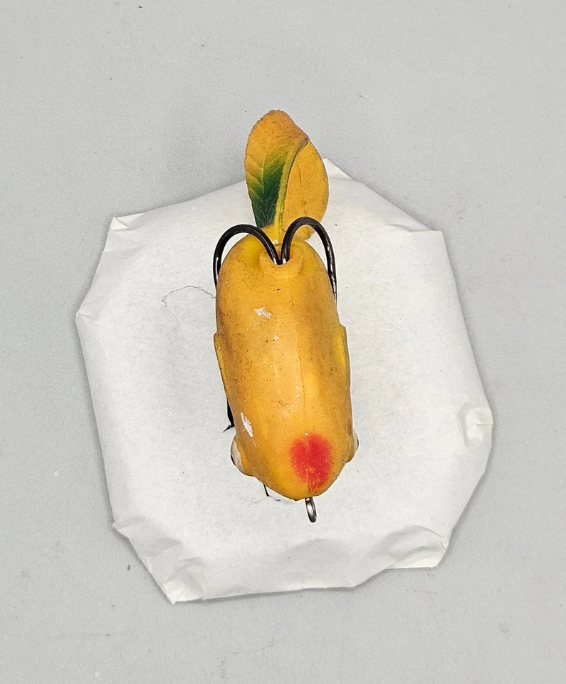 Señuelo de pesca vintage a prueba de enganches Wiggle Wog amarillo/verde rana de aguas superiores Foto 4 de 4