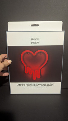 Red Drippy Heart LED brown Wall Light - Battery Powered