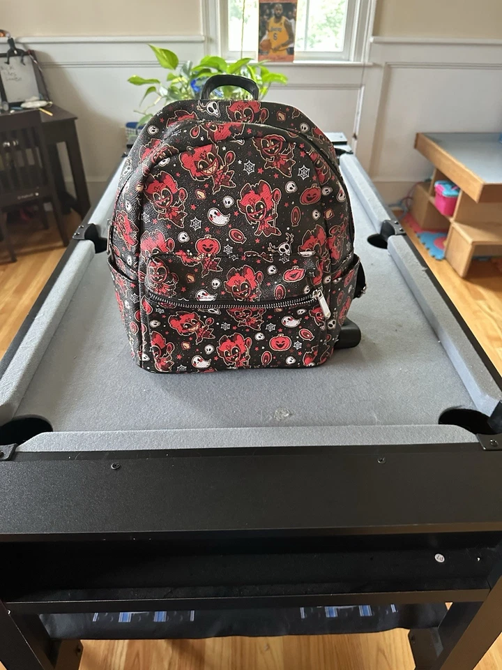 Mini Mochila Hotel Alastor Hazbin Exclusiva Halloween Foto 2 de 2