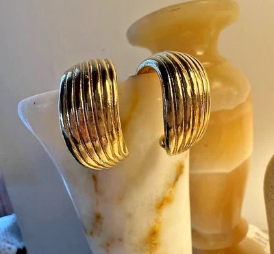 Boucles d'oreilles anneaux large doré plaqué or clips ancien - Photo 1/4
