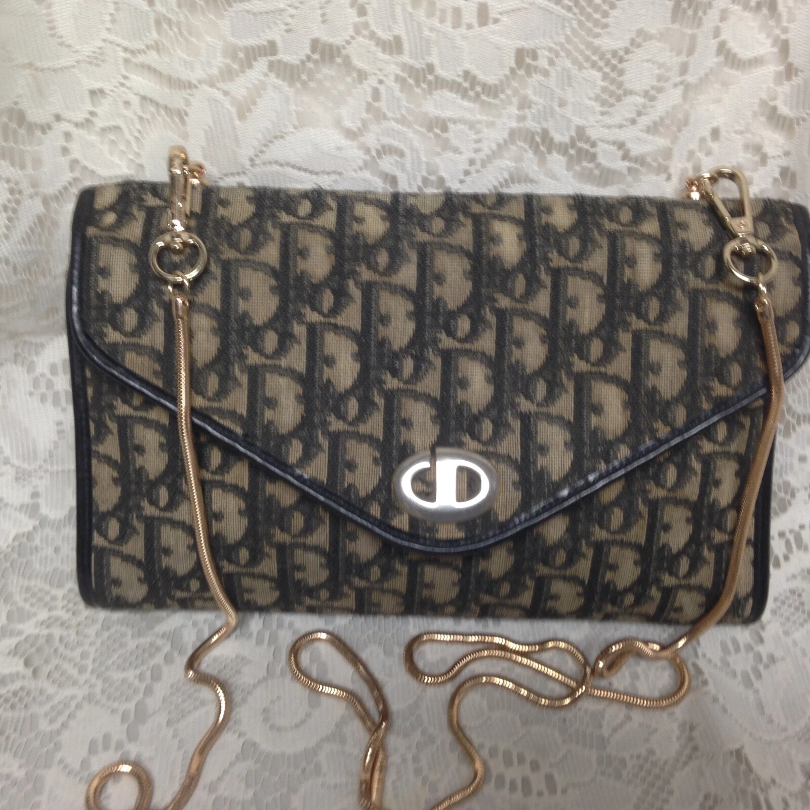 Pochette Christian noire motif trotteur   bandoulière 10 po x 6 n x 2 po