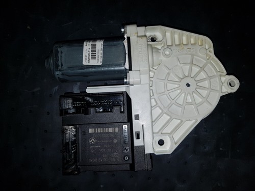 VW Passat 3C Fensterhebermotor vorn vorne rechts 1K0959702P 1K0959792L