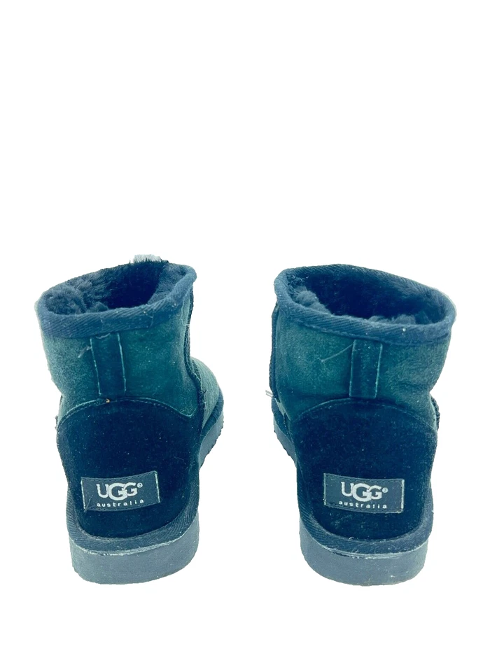 UGG Australia Classic Mini, foto 3 de 5