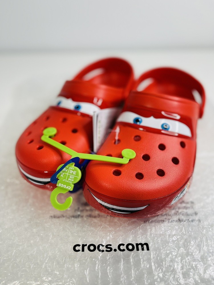 Disney Pixar Lightning McQueen Light Up Crocs Size Men’s 7 BRAND NEW 205759-610
