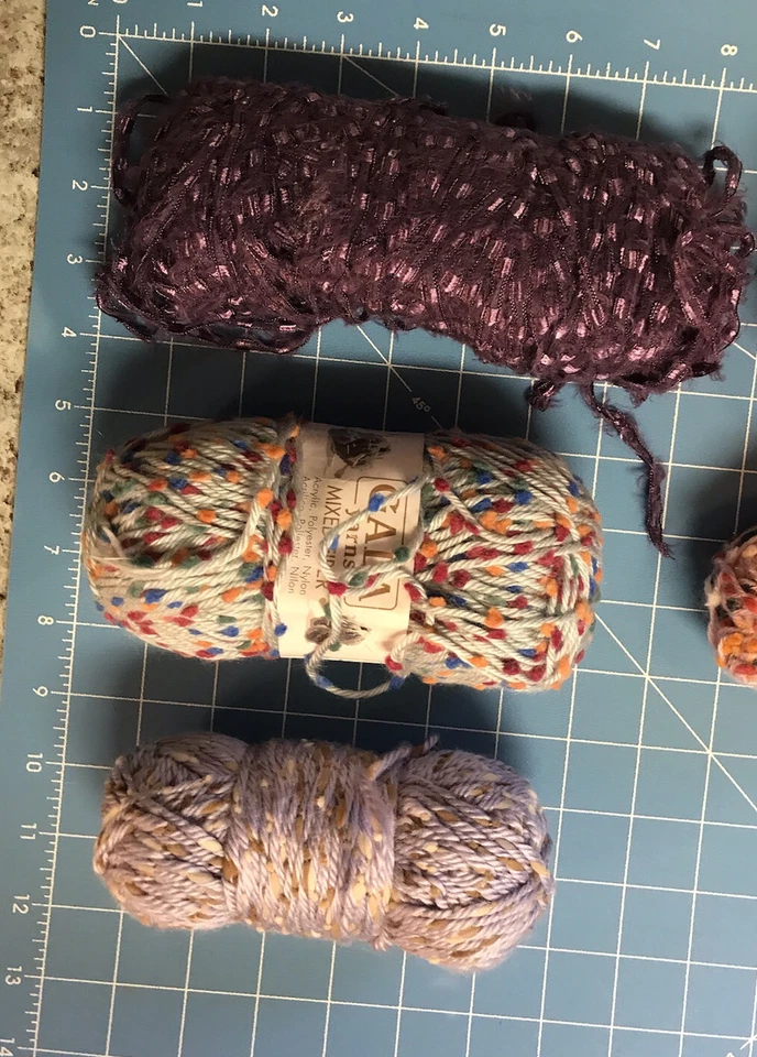 Lote Misto de 5 Fios GALA Novos e Usados Fios Mistas de Fibra Multicoloridos Aposentados - Imagem 2 de 4